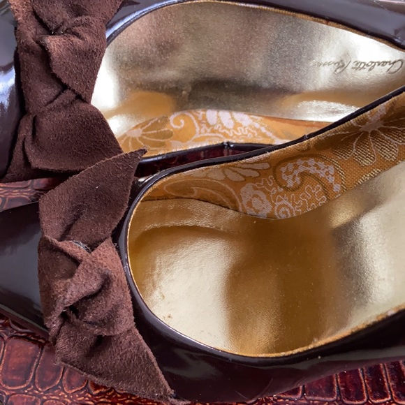 Charlotte Russe Faux Patent Leather & Suede Bow High Heel Shoes Women’s Size 7 - Picture 10 of 10